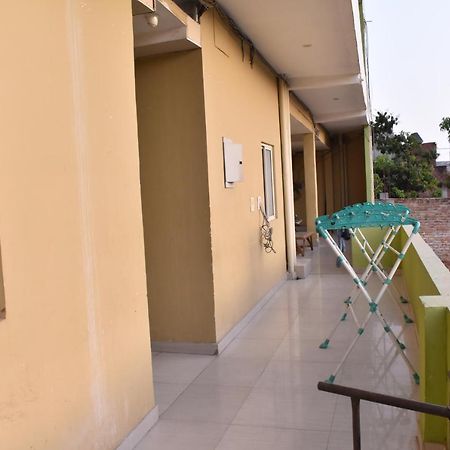 Hotel International & Restaurant Amethi Kültér fotó