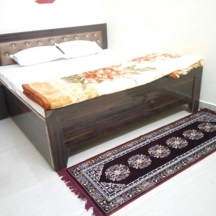 Hotel International & Restaurant Amethi Kültér fotó